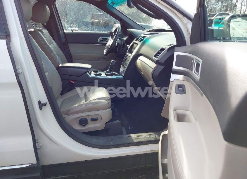 Photo 5 of 2012 Ford Explorer XLT (VIN 1FMHK7D83CGA21602)