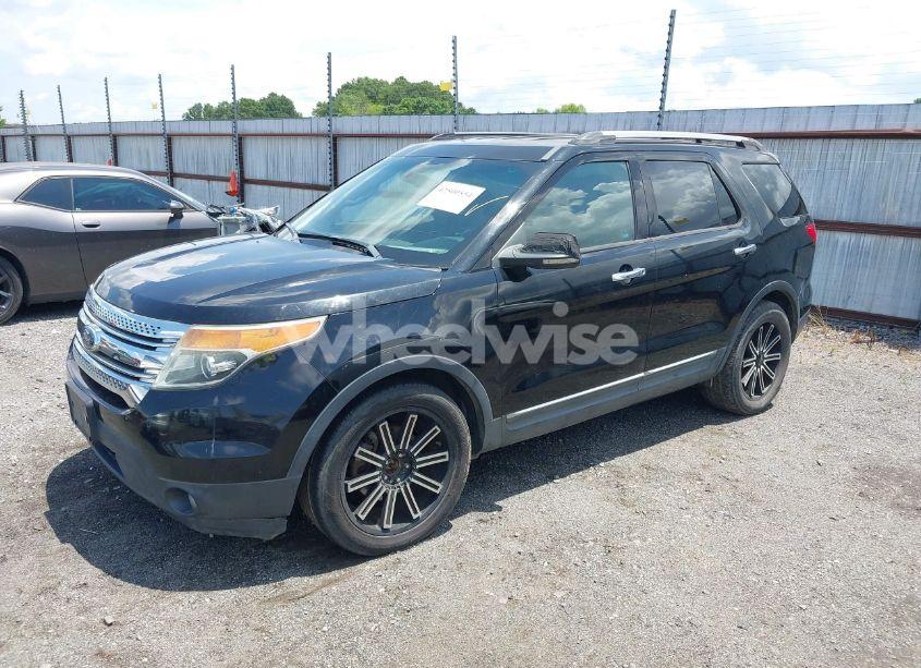 Photo 2 of 2012 Ford Explorer XLT (VIN 1FMHK7D83CGA34527)