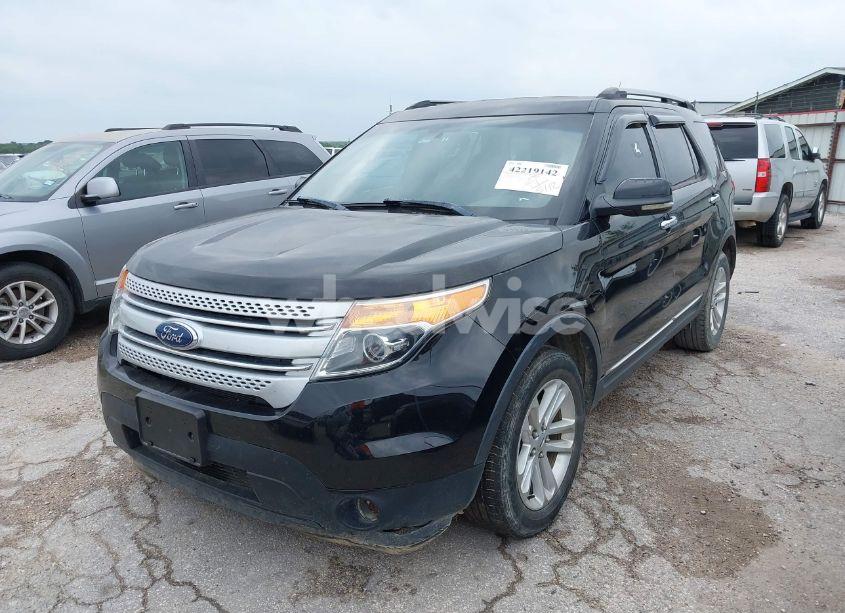 Photo 2 of 2012 Ford Explorer XLT (VIN 1FMHK7D83CGA47729)