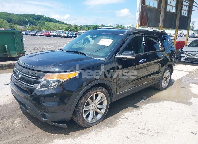 Photo 2 of 2012 Ford Explorer XLT (VIN 1FMHK7D83CGA53269)