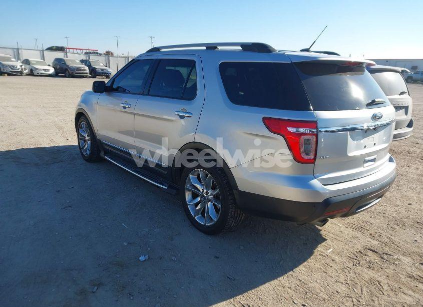 Photo 3 of 2011 Ford Explorer XLT (VIN 1FMHK7D84BGA60990)