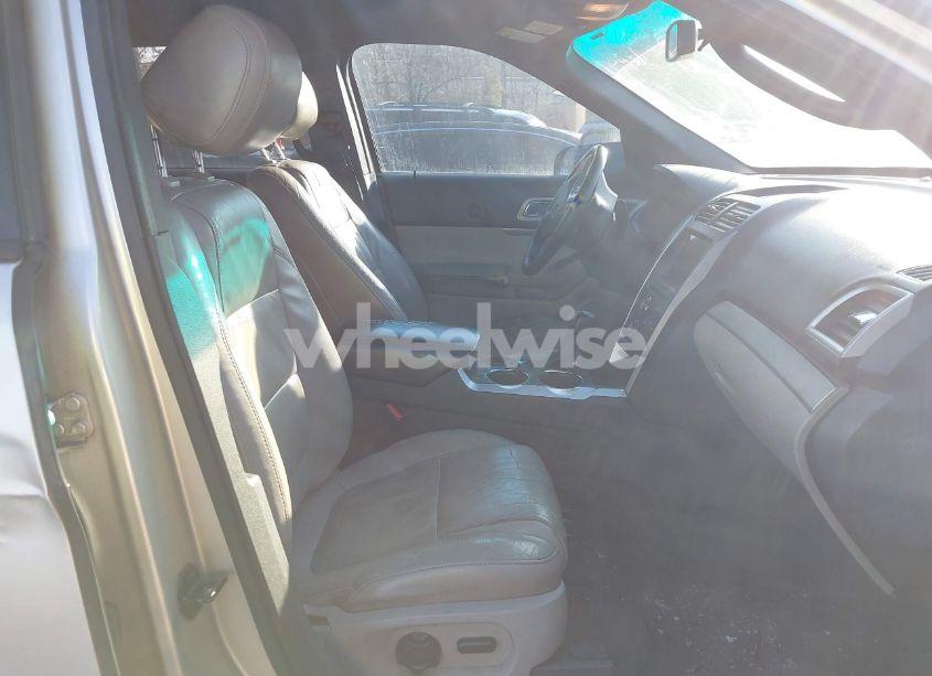 Photo 5 of 2011 Ford Explorer XLT (VIN 1FMHK7D85BGA24337)