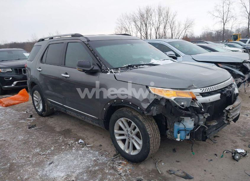 2011 Ford Explorer XLT (VIN 1FMHK7D85BGA37928) main photo