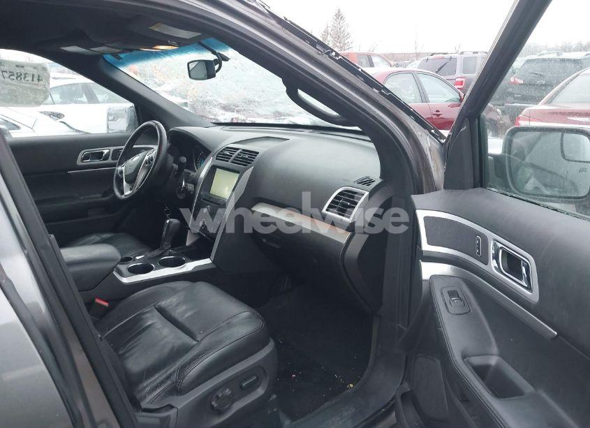 Photo 5 of 2011 Ford Explorer XLT (VIN 1FMHK7D85BGA37928)