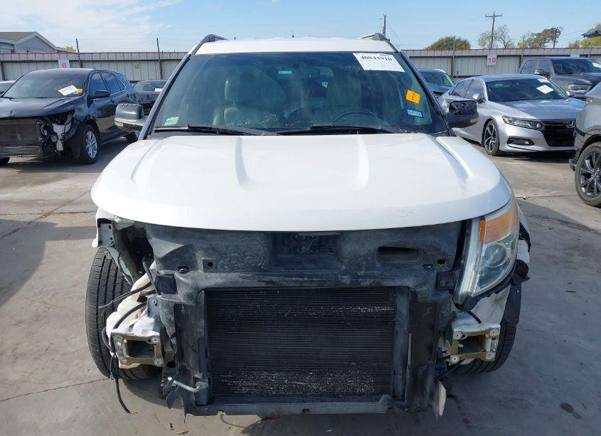 Photo 13 of 2011 Ford Explorer XLT (VIN 1FMHK7D85BGA81573)