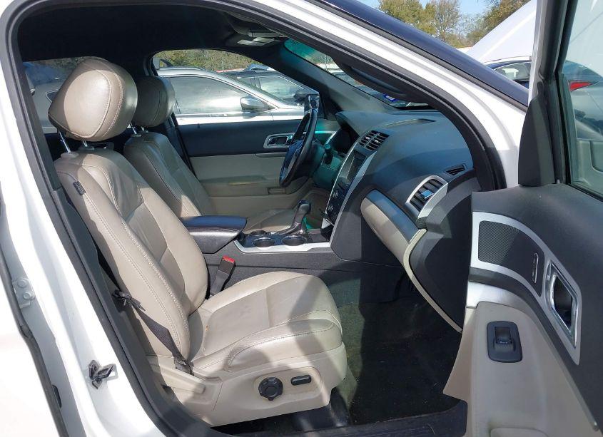 Photo 5 of 2011 Ford Explorer XLT (VIN 1FMHK7D85BGA81573)