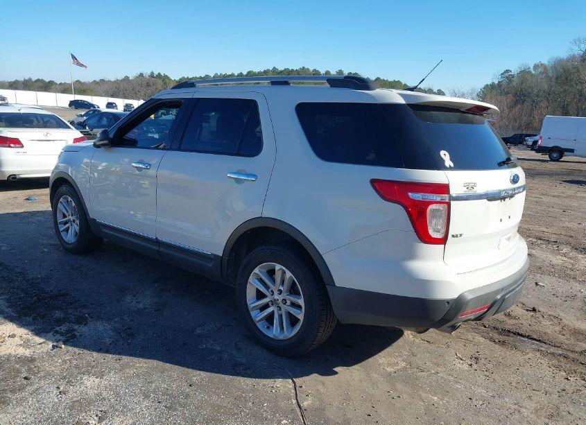 Photo 3 of 2011 Ford Explorer XLT (VIN 1FMHK7D86BGA94087)