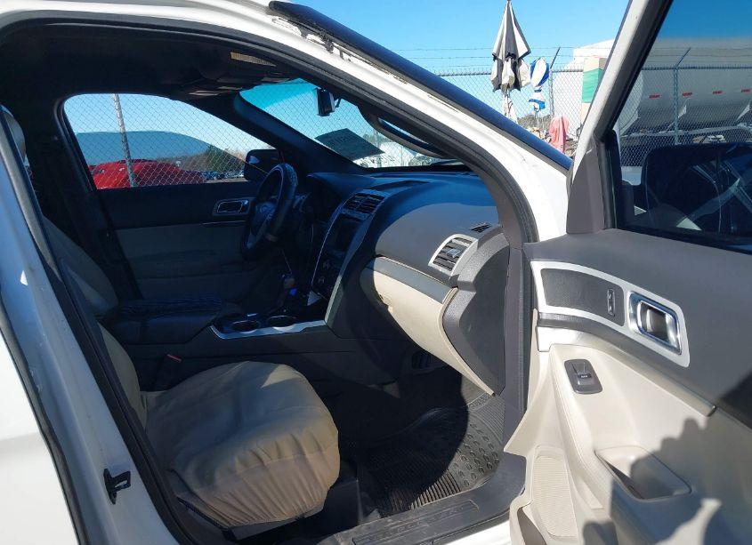 Photo 5 of 2011 Ford Explorer XLT (VIN 1FMHK7D86BGA94087)