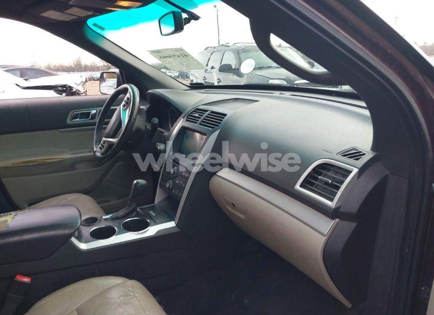 Photo 5 of 2011 Ford Explorer XLT (VIN 1FMHK7D87BGA37641)