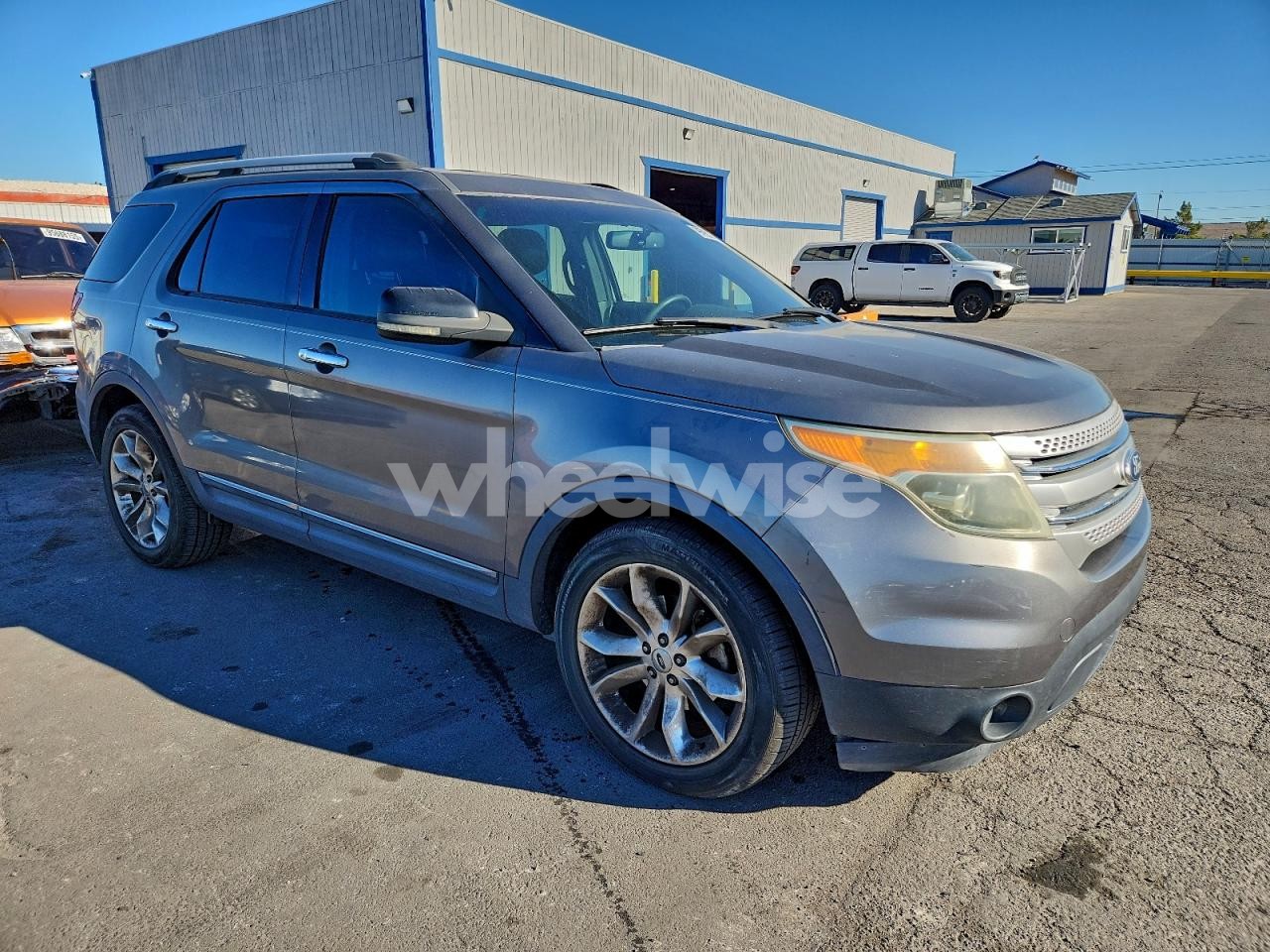 Photo 4 of 2011 FORD EXPLORER XLT (VIN 1FMHK7D87BGA73197)