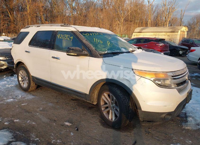 2011 Ford Explorer XLT (VIN 1FMHK7D88BGA44341) main photo