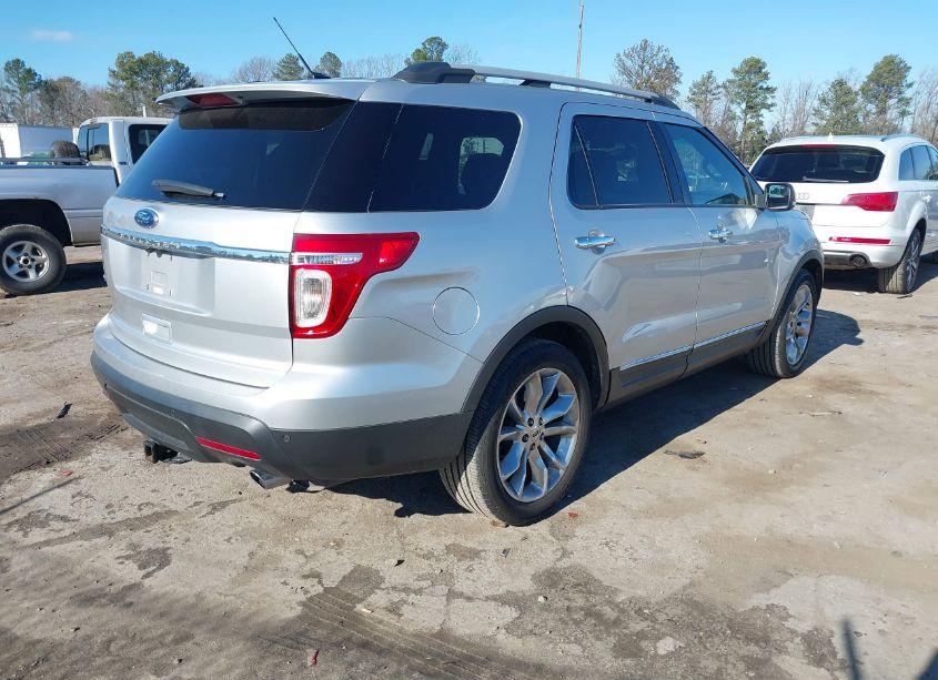 Photo 4 of 2011 Ford Explorer XLT (VIN 1FMHK7D88BGA63360)