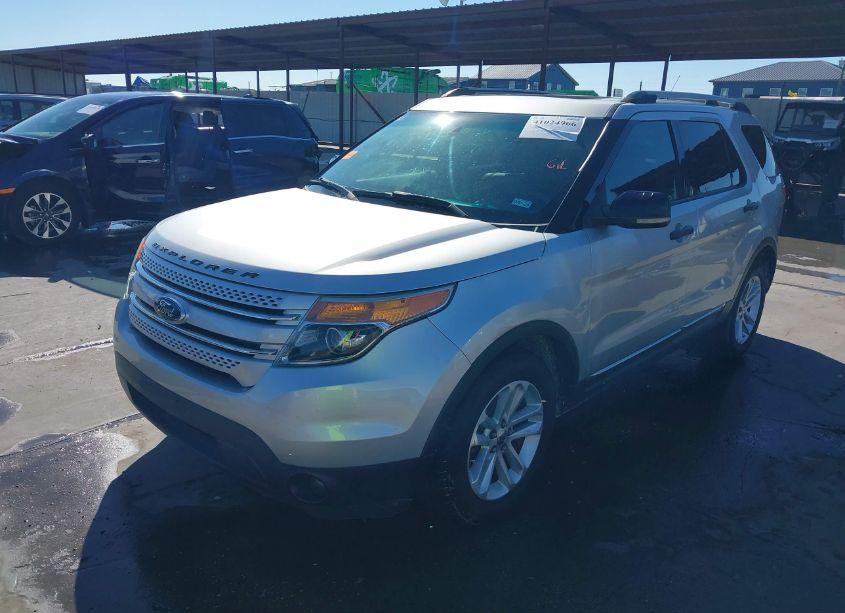 Photo 2 of 2011 Ford Explorer XLT (VIN 1FMHK7D89BGA93645)