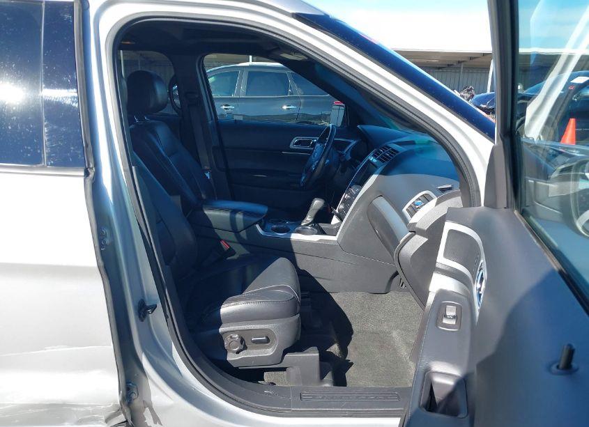 Photo 5 of 2011 Ford Explorer XLT (VIN 1FMHK7D89BGA93645)