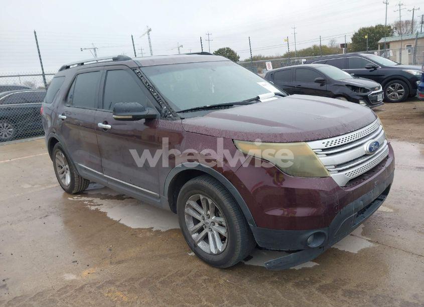 2011 Ford Explorer XLT (VIN 1FMHK7D8XBGA28125) main photo