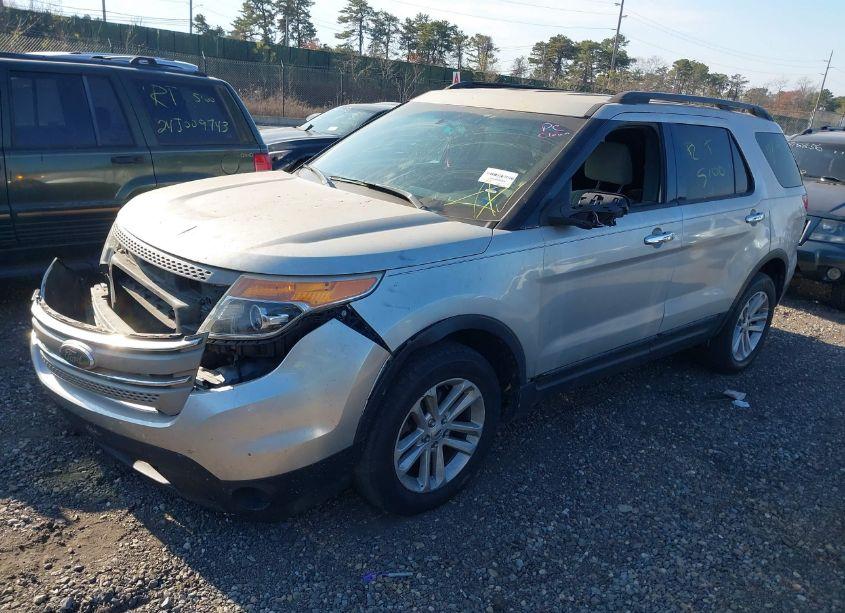 Photo 2 of 2011 Ford Explorer (VIN 1FMHK8B80BGA47937)