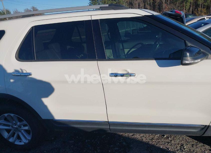 Photo 13 of 2011 Ford Explorer XLT (VIN 1FMHK8D82BGA59214)