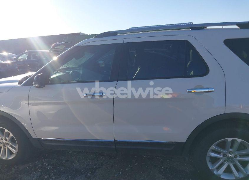 Photo 14 of 2011 Ford Explorer XLT (VIN 1FMHK8D82BGA59214)