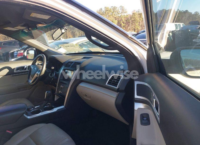 Photo 5 of 2011 Ford Explorer XLT (VIN 1FMHK8D82BGA59214)