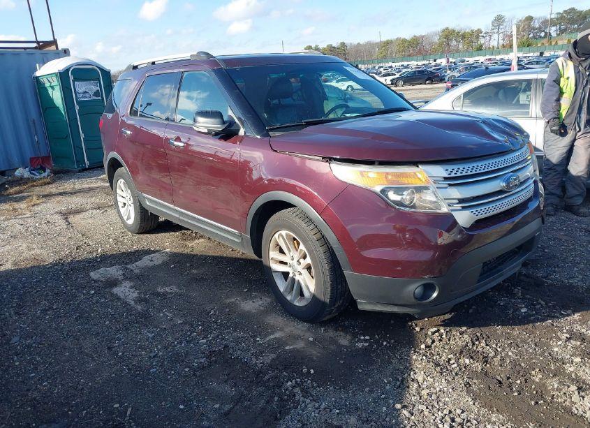 2011 Ford Explorer XLT (VIN 1FMHK8D82BGA74814) main photo