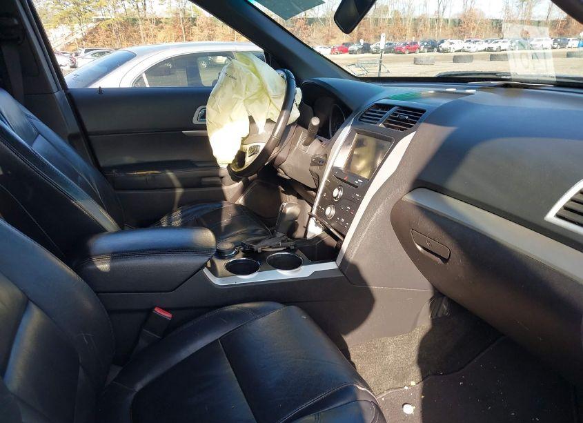 Photo 5 of 2011 Ford Explorer XLT (VIN 1FMHK8D82BGA74814)