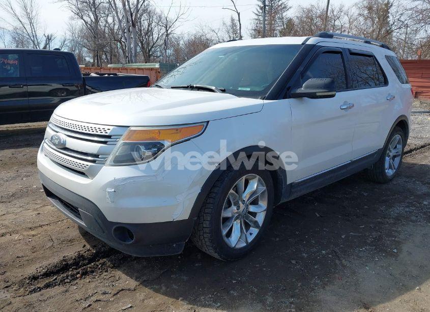 Photo 2 of 2012 Ford Explorer XLT (VIN 1FMHK8D82CGA35836)