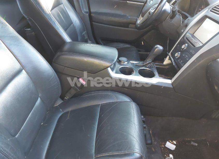 Photo 5 of 2011 Ford Explorer XLT (VIN 1FMHK8D84BGA26151)