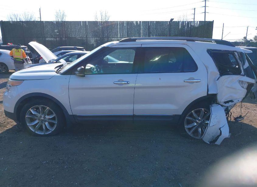 Photo 14 of 2011 Ford Explorer XLT (VIN 1FMHK8D84BGA37148)