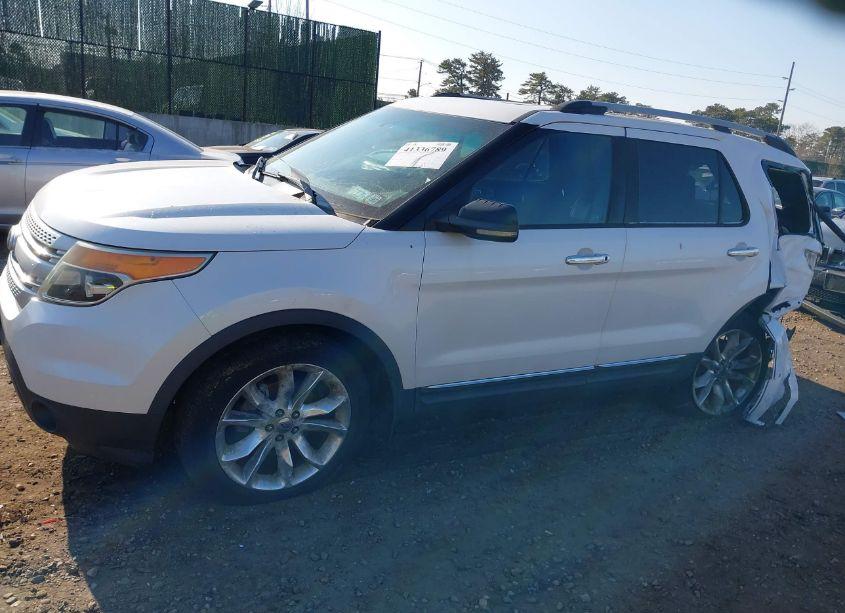 Photo 2 of 2011 Ford Explorer XLT (VIN 1FMHK8D84BGA37148)