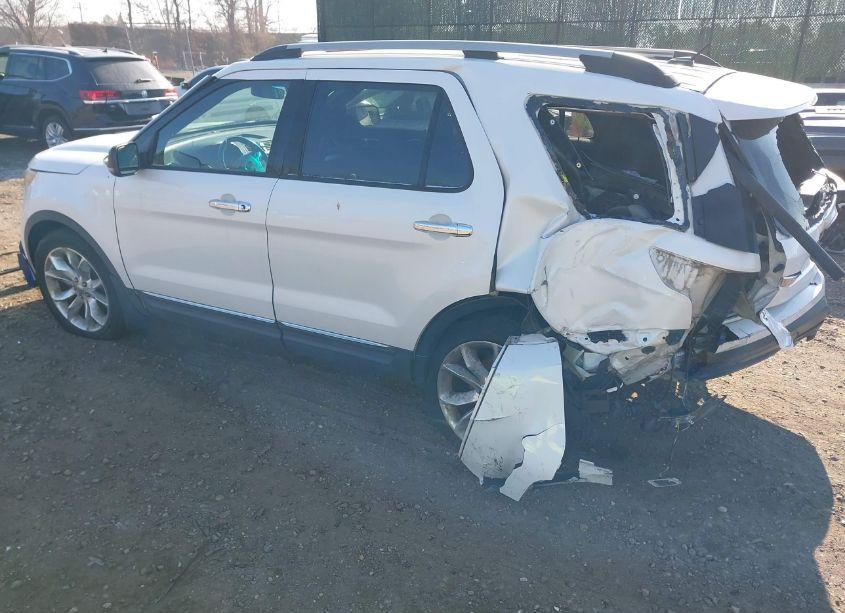 Photo 3 of 2011 Ford Explorer XLT (VIN 1FMHK8D84BGA37148)