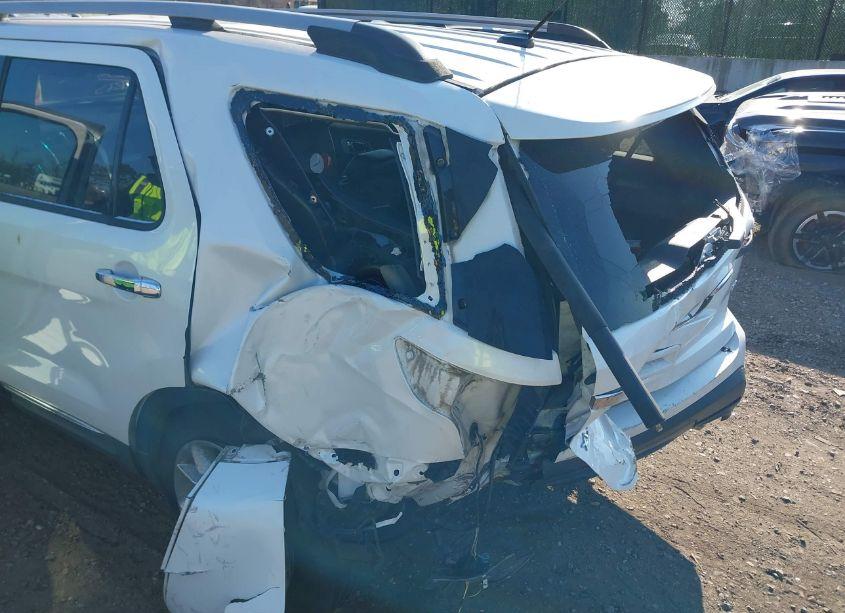 Photo 6 of 2011 Ford Explorer XLT (VIN 1FMHK8D84BGA37148)