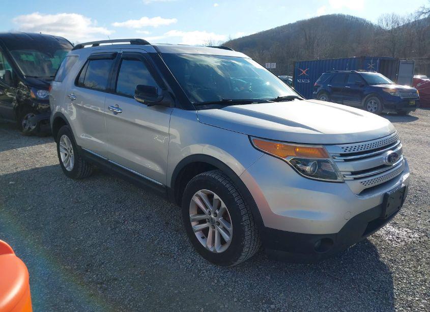 2011 Ford Explorer XLT (VIN 1FMHK8D85BGA33528) main photo