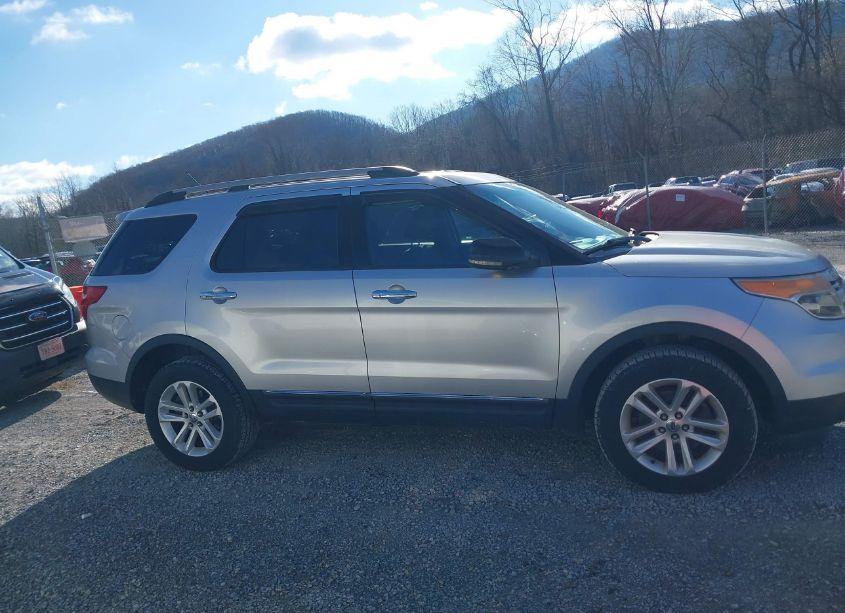 Photo 13 of 2011 Ford Explorer XLT (VIN 1FMHK8D85BGA33528)