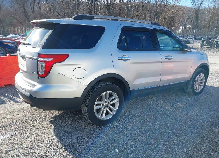 Photo 4 of 2011 Ford Explorer XLT (VIN 1FMHK8D85BGA33528)
