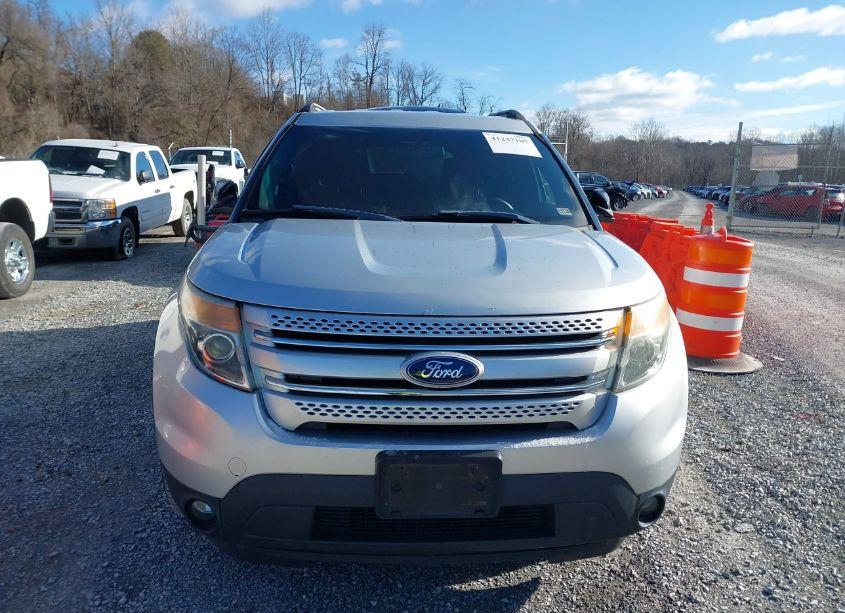 Photo 6 of 2011 Ford Explorer XLT (VIN 1FMHK8D85BGA33528)