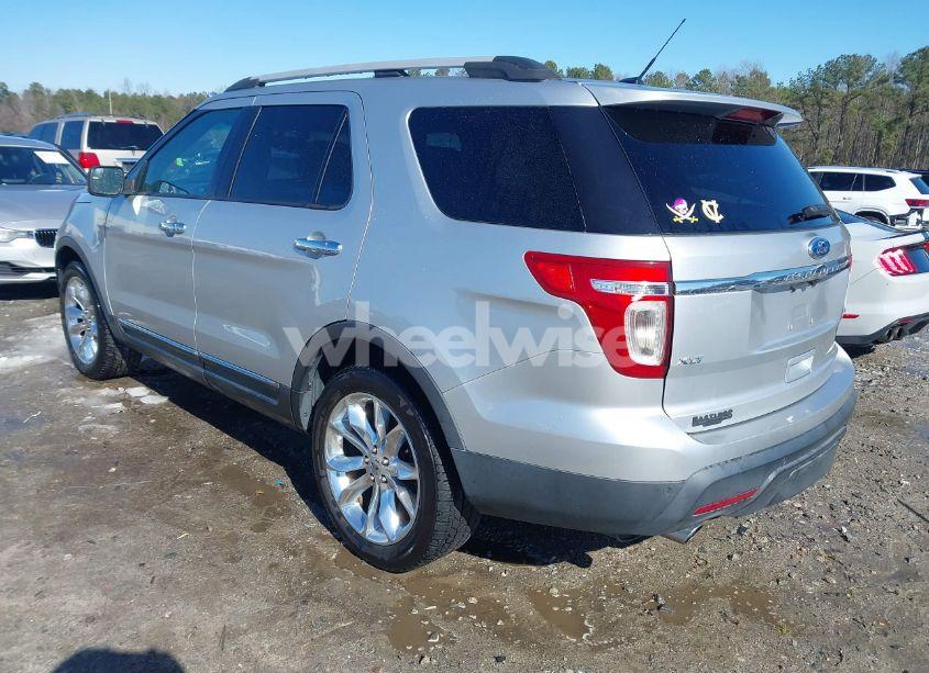Photo 3 of 2011 Ford Explorer XLT (VIN 1FMHK8D85BGA64181)