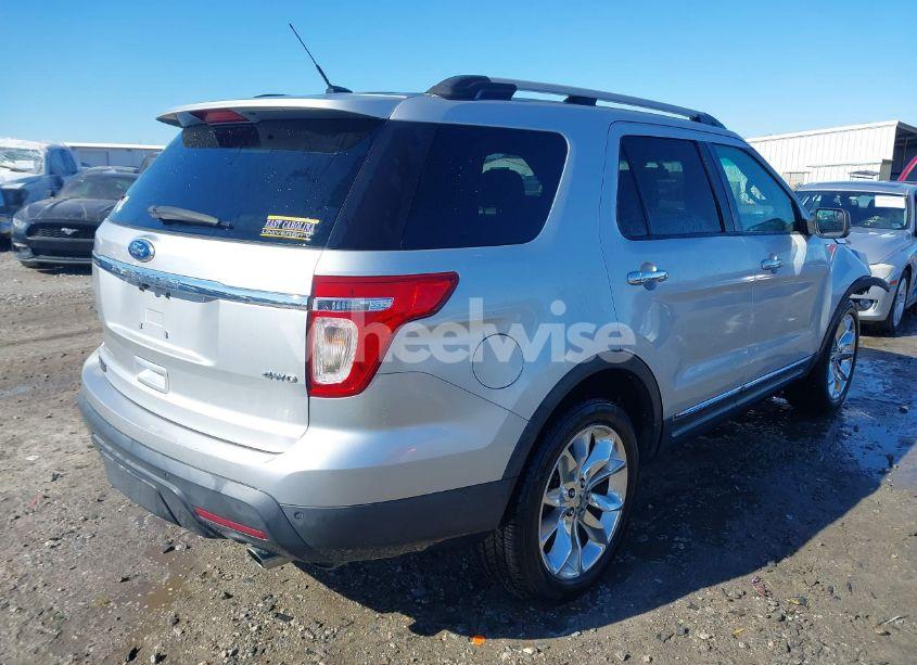 Photo 4 of 2011 Ford Explorer XLT (VIN 1FMHK8D85BGA64181)