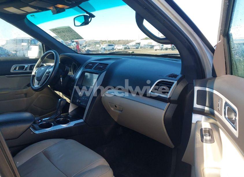 Photo 5 of 2011 Ford Explorer XLT (VIN 1FMHK8D85BGA64181)