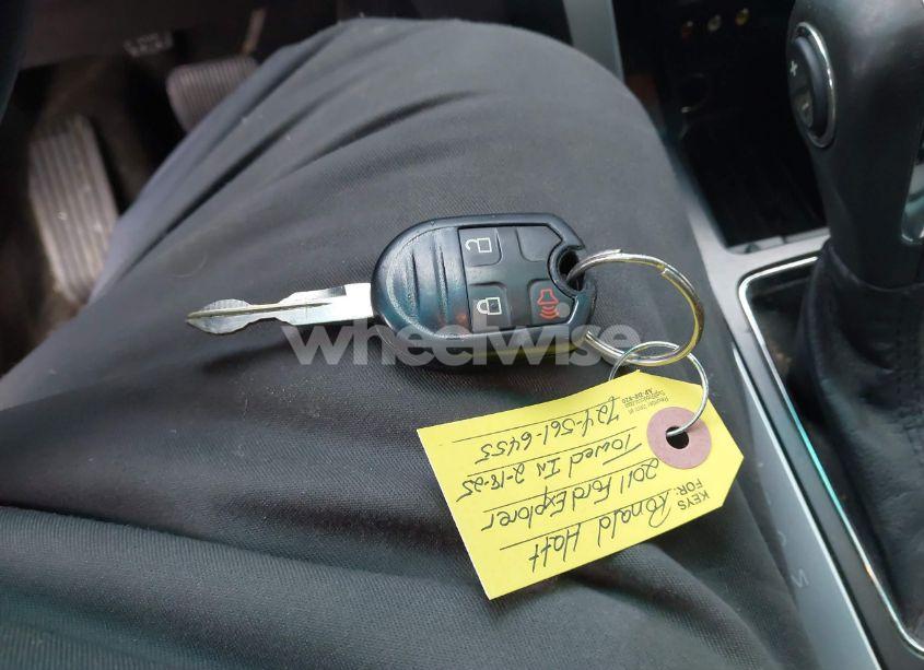 Photo 11 of 2011 Ford Explorer XLT (VIN 1FMHK8D85BGA82762)