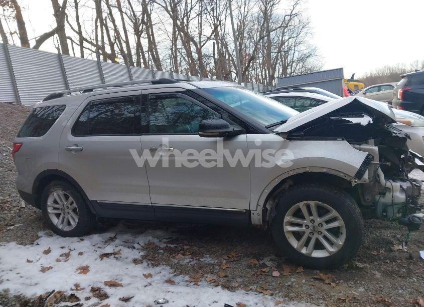 Photo 13 of 2011 Ford Explorer XLT (VIN 1FMHK8D85BGA82762)