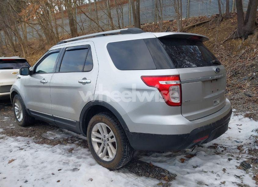 Photo 3 of 2011 Ford Explorer XLT (VIN 1FMHK8D85BGA82762)