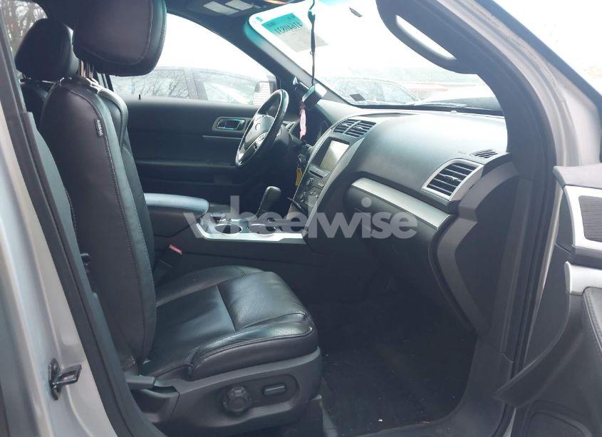 Photo 5 of 2011 Ford Explorer XLT (VIN 1FMHK8D85BGA82762)