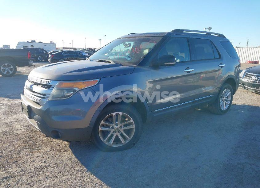 Photo 2 of 2011 Ford Explorer XLT (VIN 1FMHK8D86BGA01414)