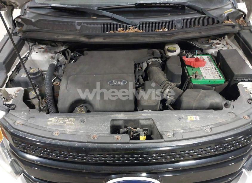 Photo 10 of 2011 Ford Explorer XLT (VIN 1FMHK8D86BGA26913)