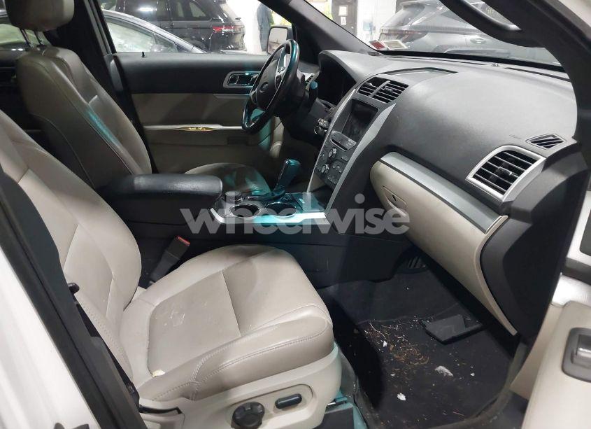 Photo 5 of 2011 Ford Explorer XLT (VIN 1FMHK8D86BGA26913)