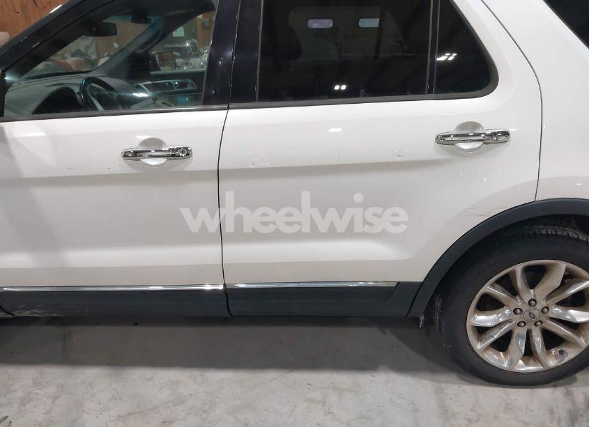 Photo 6 of 2011 Ford Explorer XLT (VIN 1FMHK8D86BGA26913)