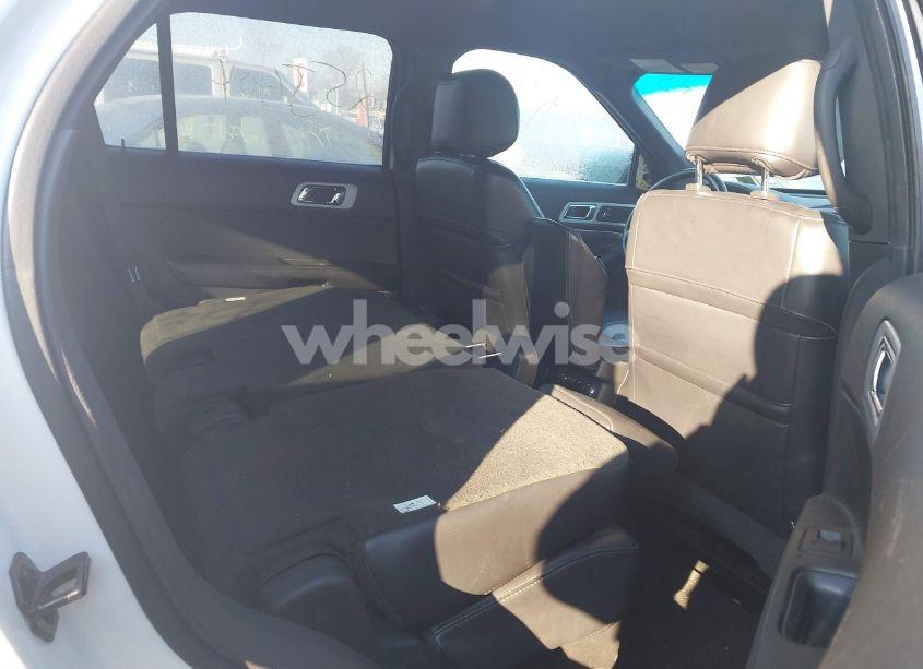 Photo 8 of 2011 Ford Explorer XLT (VIN 1FMHK8D86BGA74637)