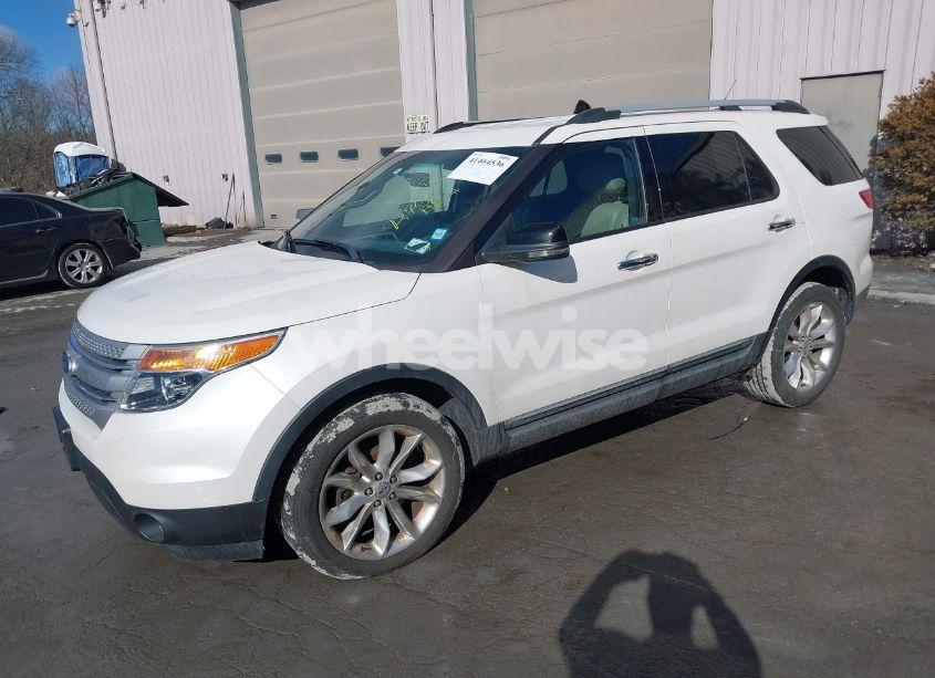 Photo 2 of 2011 Ford Explorer XLT (VIN 1FMHK8D86BGA78106)