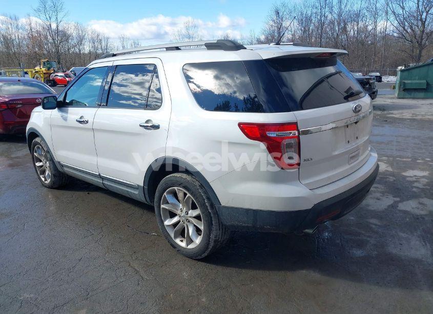 Photo 3 of 2011 Ford Explorer XLT (VIN 1FMHK8D86BGA78106)