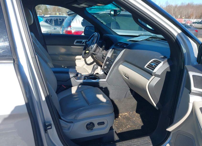 Photo 5 of 2011 Ford Explorer XLT (VIN 1FMHK8D87BGA74601)